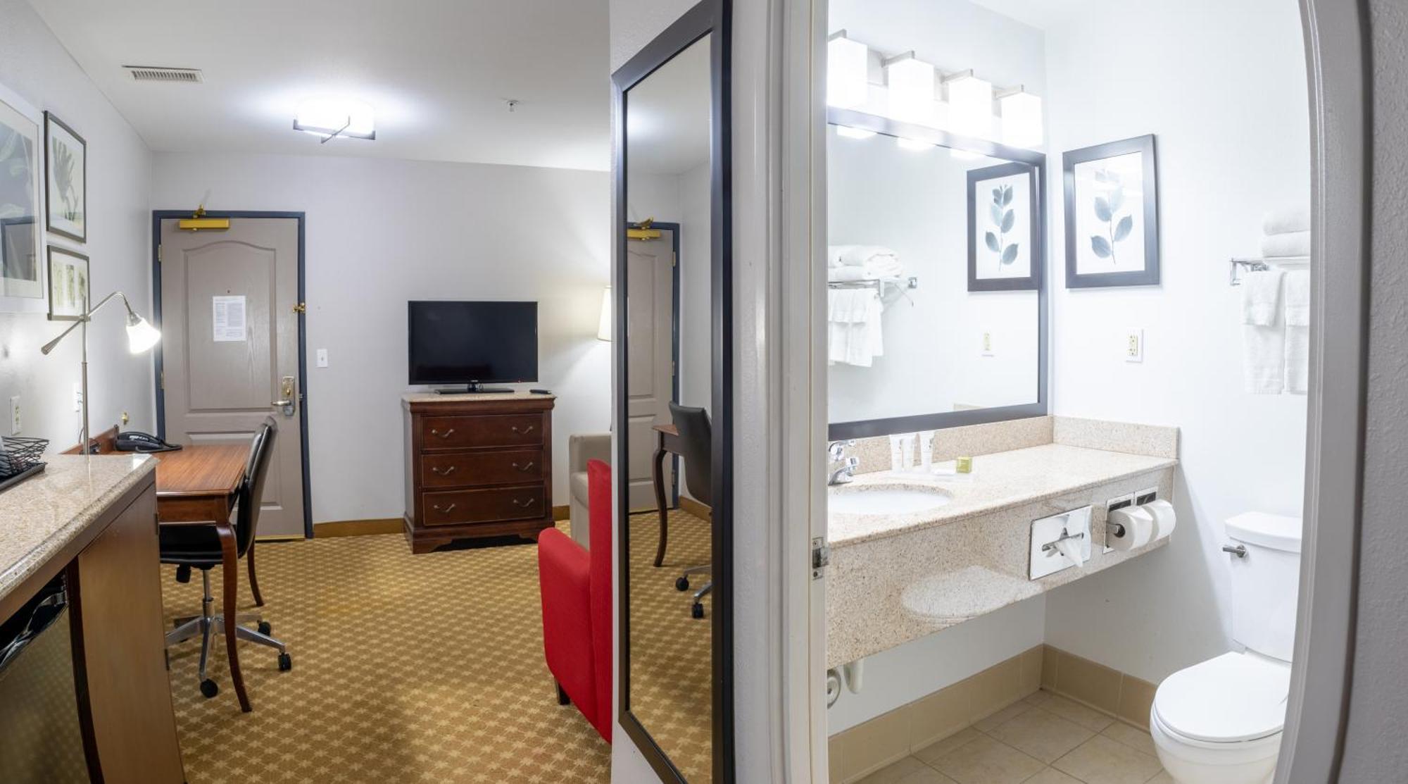 Country & By Radisson, Wilmington, Nc Wilmington