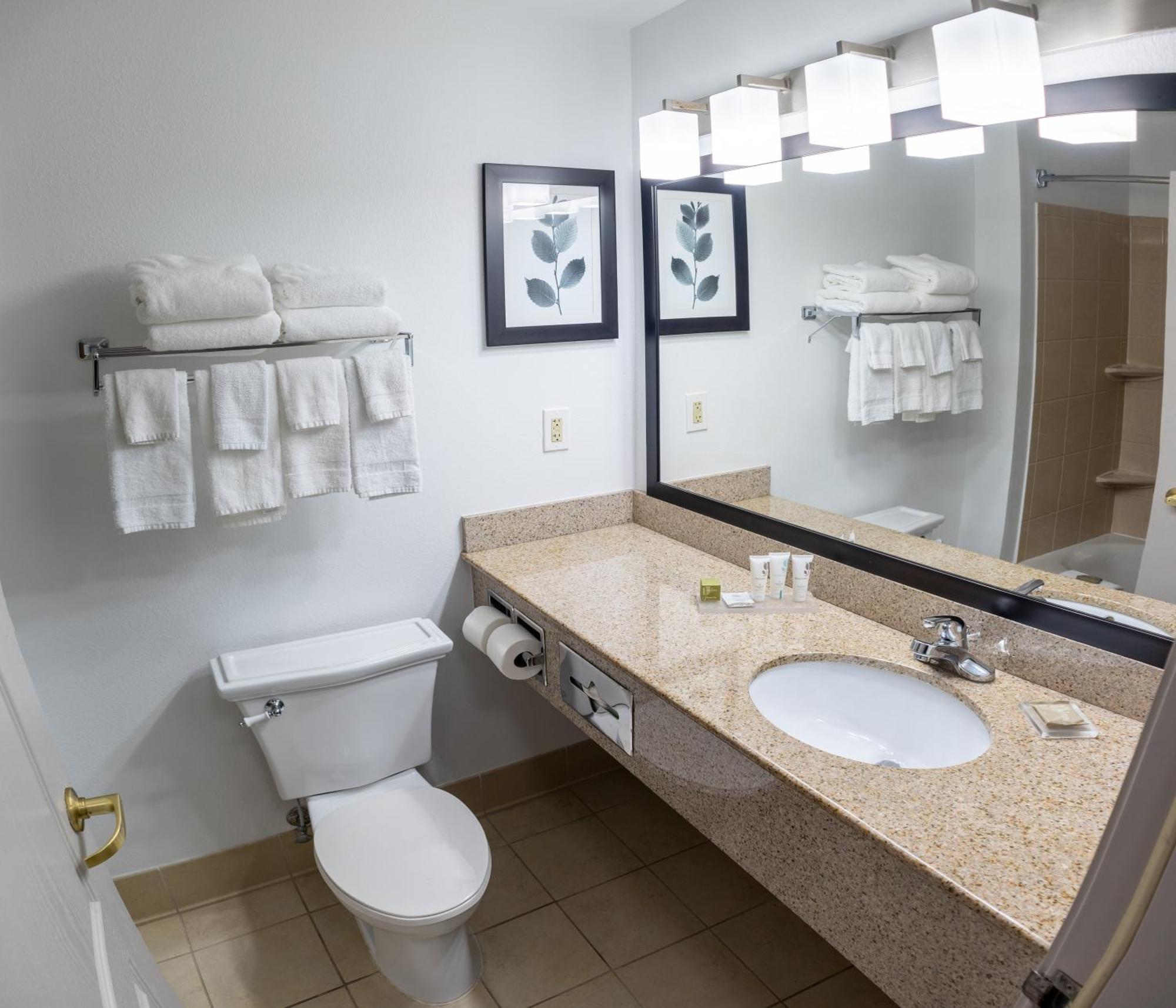 Country & By Radisson, Wilmington, Nc Hotel 3*