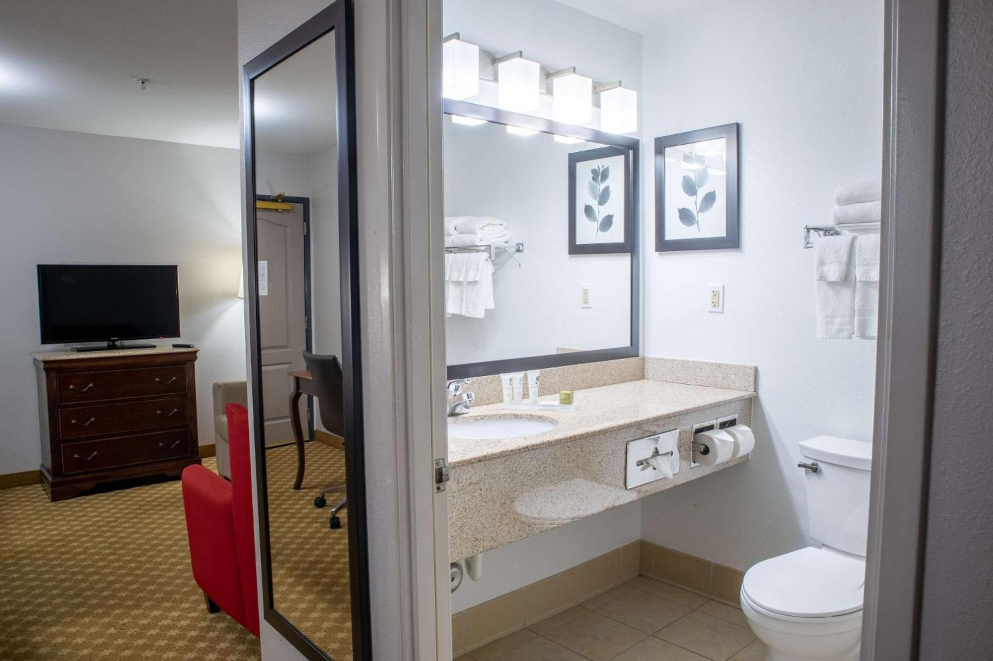 Country & By Radisson, Wilmington, Nc Hotel Wilmington